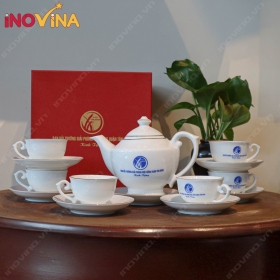 Bộ ấm trà Bát Tràng Dáng đèn thần viền vàng