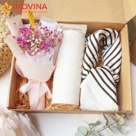 Bộ Quà Tặng 8/3 Khăn Lụa, Nến Thơm Và Hoa