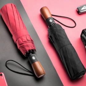 Dù gấp in logo tay gỗ nút bấm tam giác bạc