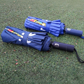 Dù gấp in logo tay vuông nút bấm tam giác bạc