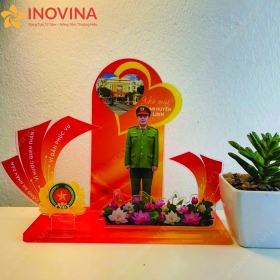 Kỷ Niệm Chương Gắn Hình Mẫu 2