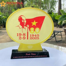 Kỷ Niệm Chương Pha Lê Oval