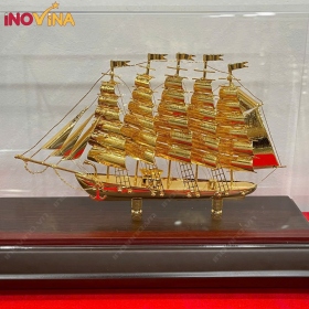 Mô Hình Thuyền Buồm Mạ Vàng