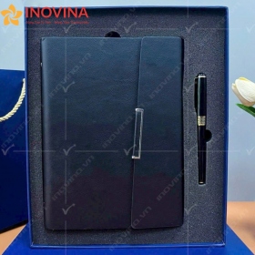 Sổ Tay Quà Tặng Kèm Bút Ký Gài Chữ I Xéo