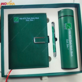 Sổ Tay Quà Tặng Kèm Bút Ký Nút Vuông Viền Kim Loại