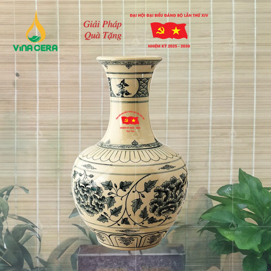 Bình hoa in logo Đại hội Đảng