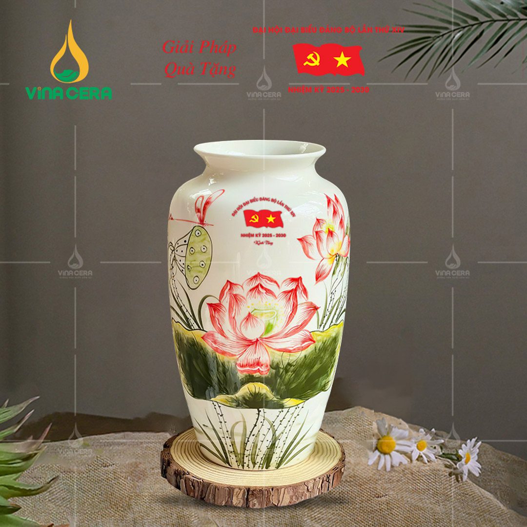 Bình hoa in logo Đại hội Đảng