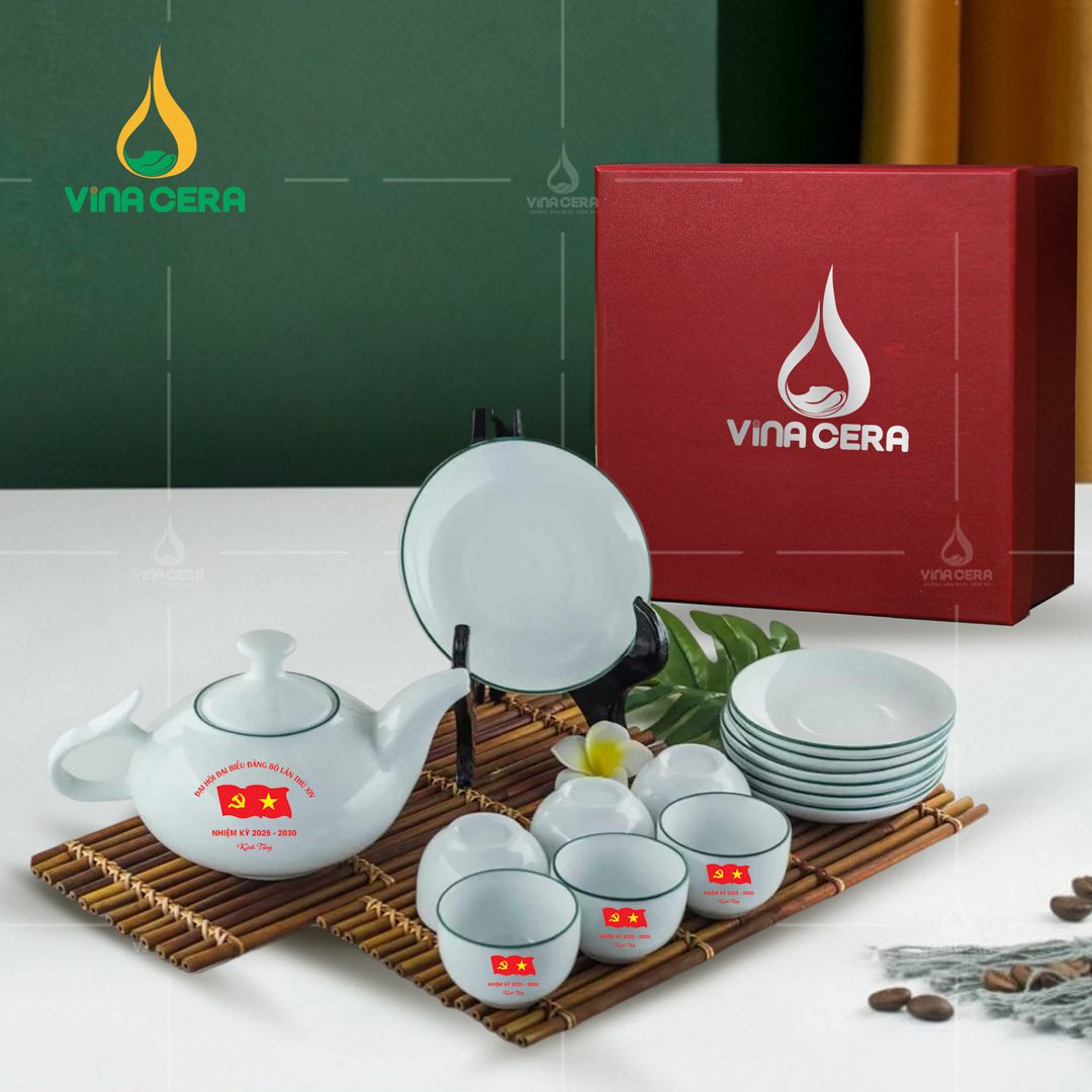 Bộ ấm trà sứ trắng kẻ chỉ in logo Đại hội
